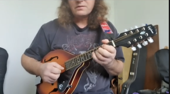 Cours de mandoline à Laval en Mayenne - Gilles Bordier